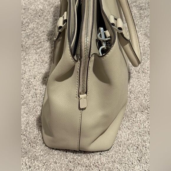 Authentic Michael Kors Handbag with Crossbody Strap - Picture 3 of 15